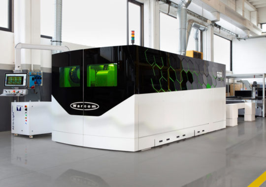 Warcom – taglio e deformazione della lamiera