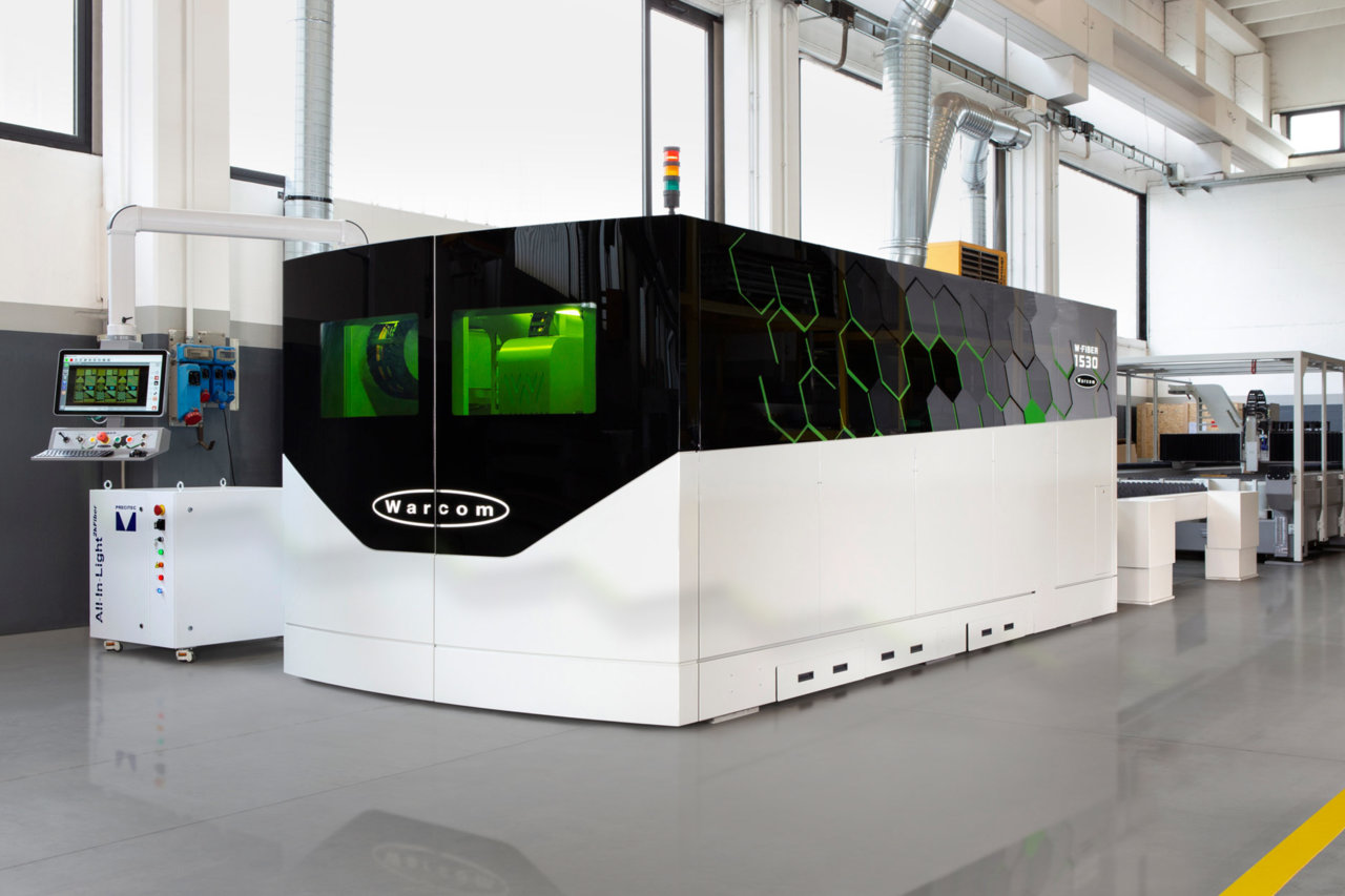 Warcom – taglio e deformazione della lamiera